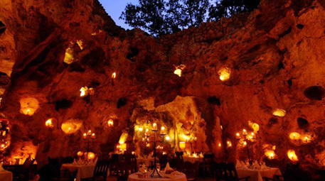 Ali Barbour's Cave Restaurant, Diani Plajı, Kenya