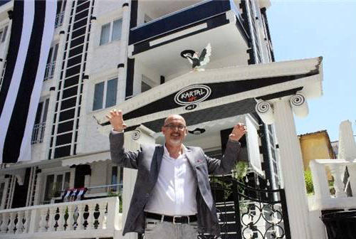 Fanatik Beşiktaşlı ev