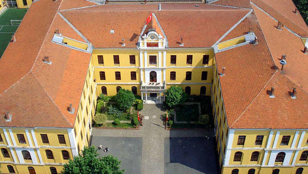 Galatasaray Lisesinin çatı