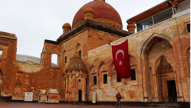 Ağrı'daki İshak Paşa Camisi