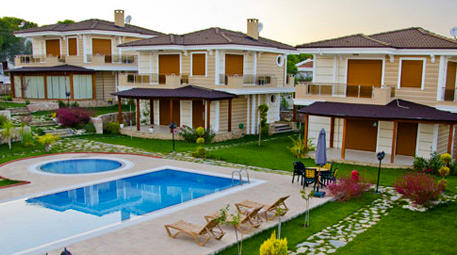 ayvalık saklı bahçe konakları yüzme havuzu