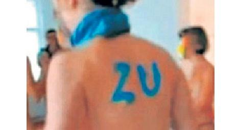 Yüksek kiralara çıplak protesto