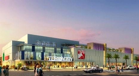 AVM’de yürümeden koşmaya başladık