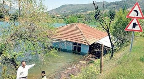 Kemer Barajı evleri yuttu!