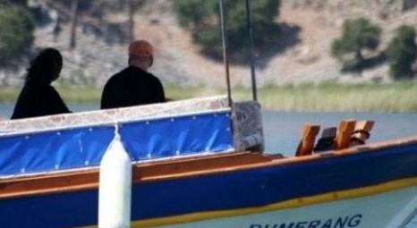 Bruce Willis, İztuzu sahiline lüks bir yatla geldi!