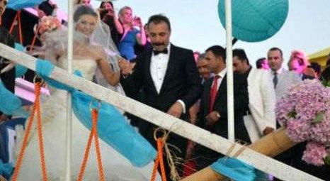 Oktay Kaynarca Melek Angun’la Kilyos Solar Beach’te evlendi!