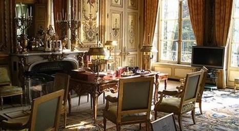 Nicolas Sarkozy Elysee Sarayı’ndaki eski ofisinden evine de yaptırdı!