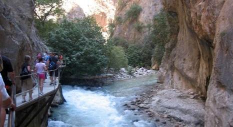 Muğla-Antalya sınırındaki Saklıkent Kanyonu'nu ziyaretçiler dolduruyor!