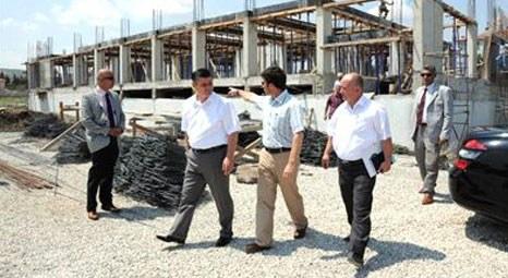 Balıkesir Valisi Yılmaz Arslan, yapımı devam eden inşaatları inceledi!