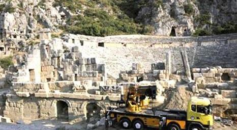 Antalya Demre'deki kazılarda duvardan ısıtmalı hamam bulundu!
