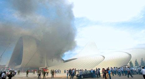 Azerbaycan’daki Haydar Aliyev Merkezi’nin müze bölümünde yangın çıktı!