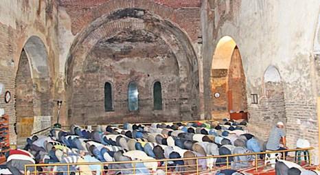 İznik Ayasofya Camii’nde 91 yıl sonra teravih namazı kılındı!