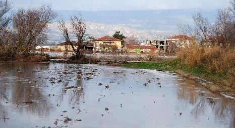 Çevre ve Şehircilik Bakanlığı, Küçük Menderes Nehri’ni kirletenlere 222 bin TL ceza kesti!