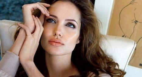 Angelina Jolie, Türkiye'ye geliyor! Yarın Çankaya Köşkü'nde Abdullah Gül'ü ziyaret edecek!
