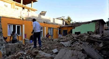 Suriye'de çıkan çatışmada hasar gören Akçakale'deki ev ve iş yerleri onarılıyor!
