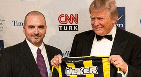 Donald Trump'a Fenerbahçe USA Derneği tarafından çubuklu forma hediye edildi!