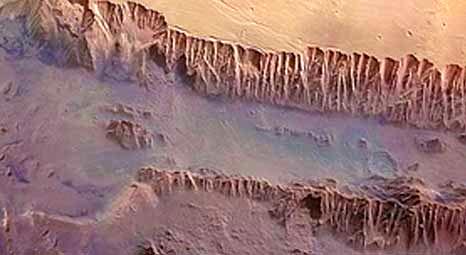 Mars'ta 4 bin kilometre uzunluğunda dev bir kanyon bulundu!