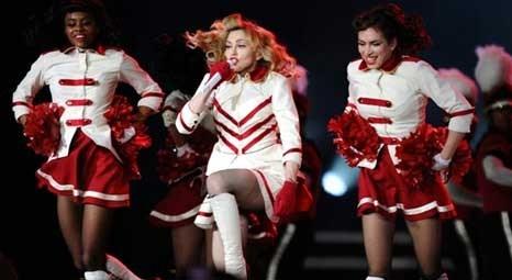 Türk Telekom Arena'da yapılan Madonna konseri sahanın drenaj sisteminde arıza oluşturdu! 