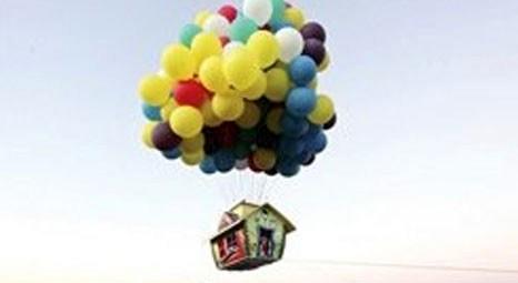 Jonathan Trappe, 365 dev helyum balonu ile minyatür ev uçuracak!