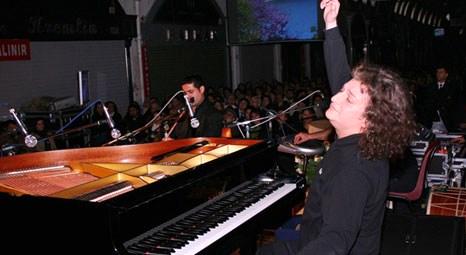 Piyanist Tuluyhan Uğurlu, Sirkeci Garı'nda konser verecek!