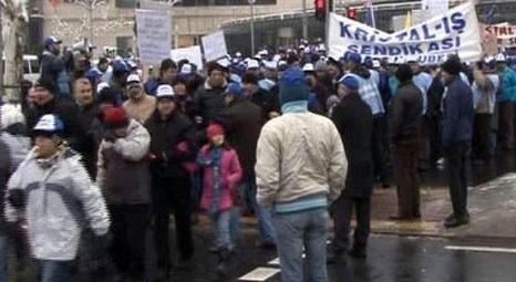 Kristal-İş Sendikası, Anadolu Cam Fabrikası'nın kapatılmasını protesto etti!