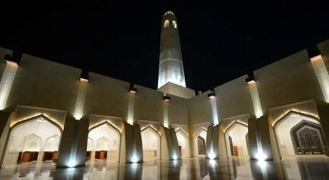 Katar Muhammed bin Abdulvahap Camisi ışıklandırmasıyla dikkat çekiyor!