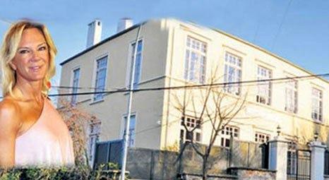 Bettina Machler, Çengelköy'deki eski bir Rum okuluna taşındı!