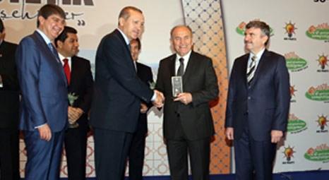 Recep Tayyip Erdoğan, Kadir Topbaş’a Yaşanabilir ve Estetik Şehirler ödülü verdi!