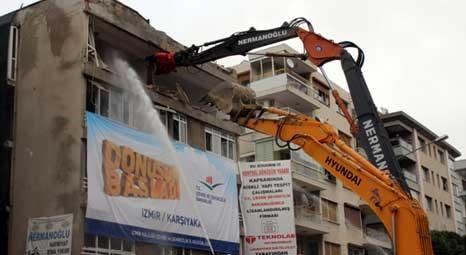 İzmir Karşıyaka'da kentsel dönüşüm kapsamında 6 katlı bina yıkıldı!