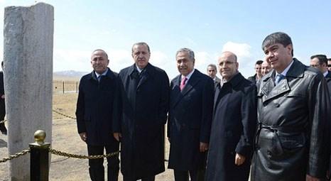 Tayyip Erdoğan Moğolistan'da Tonyukuk Yazıtları'nı ziyaret etti, kültür merkezi ve cami açtı!