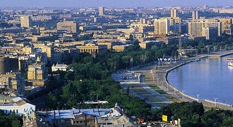 Azerbaycan Bakü’deki 105 yıllık bina kaydırılarak 10 metre ileriye alınacak!