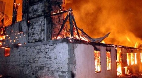 Düzce'de çıkan yangında 6 ev kullanılamaz hale geldi!