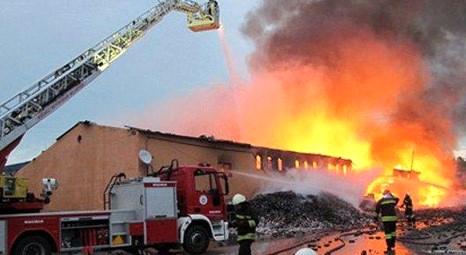 Gebze’de temizlik malzemeleri üreten fabrikada yangın çıktı!
