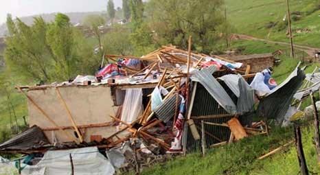 Bayburt'ta etkili olan hortum sonucu 13 evde hasar oluştu!