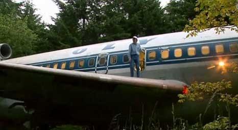 Boeing 727 tipi eski bir uçak yeniden tasarlanarak ev haline getirildi!