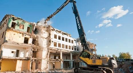 Esenler Belediyesi ilk kentsel dönüşüm mahallesinde son binayı yıkıyor!