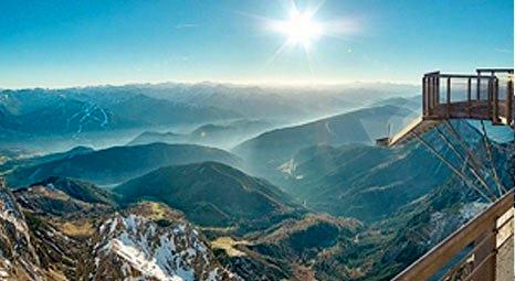 Avusturya Alpleri Dachstein Buzulu'nda hiçliğe merdiven isimli asma köprü açıldı!