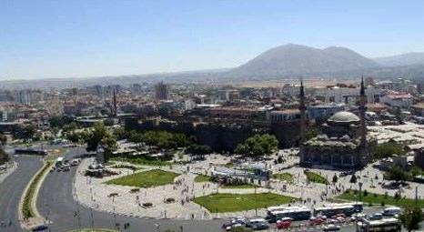 Erciyes Üniversitesi Rektörlüğü 1.6 milyon liraya Melikgazi’de arsa satıyor!