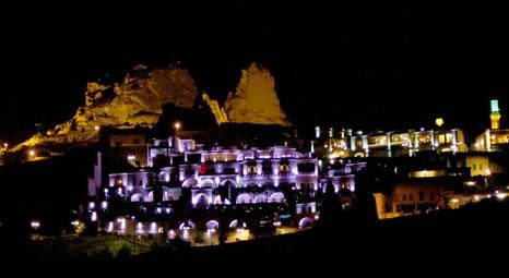Kapadokya'daki Uçhisar Kalesi ışıklandırıldı!