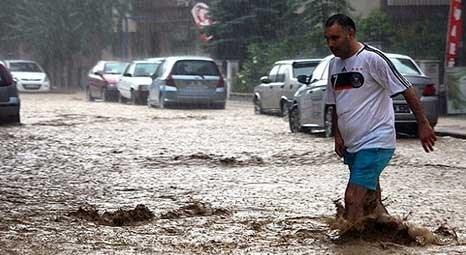 Samsun'da sel nedeniyle çok sayıda ev ve işyerini su bastı!