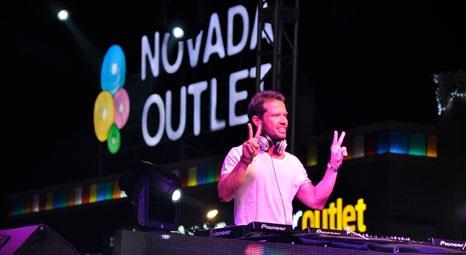 Novada Outlet Söke AVM'de Ozan Doğulu on binlerce hayranını coşturdu!