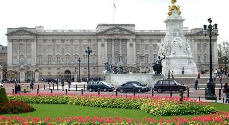 Kraliçe Elizabeth yazlıktayken Buckingham Sarayı'na hırsız girdi!