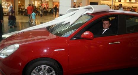 Bursa Carrefour AVM çekilişle Alfa Romeo Giulietta hediye etti!