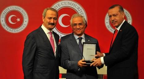 Yenigün İnşaat'ın ödülünü Recep Tayyip Erdoğan verdi!