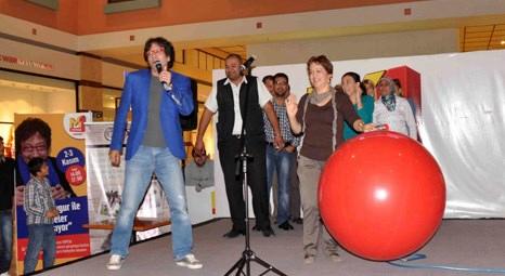M1 Merkez Adana AVM ziyaretçileri Süheyl Uygur ile eğlence dolu saatler yaşadı