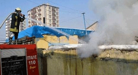 Kayseri’de gecekondu evin kömürlüğü yandı