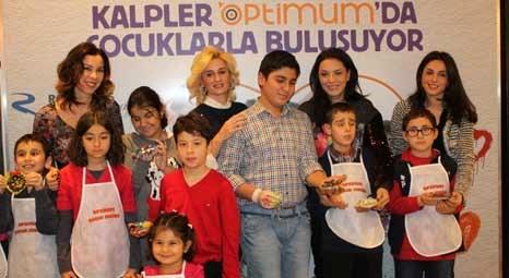 Optimum Outlet İstanbul’da İnci Türkay ve Yeşim Salkım çocuklarla bir araya geldi