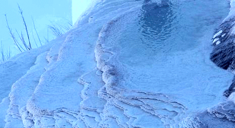 Van Başkale’nin kış manzarası Pamukkale’yi andırıyor