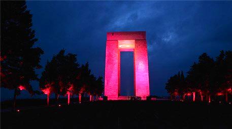 Çanakkale Şehitleri Anıtı Philips LED teknolojisi ile aydınlatıldı 
