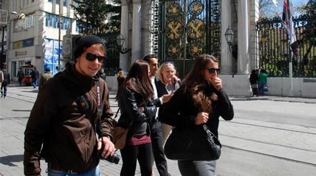 Taksim Meydanı seçimler nedeniyle turistlere kaldı 